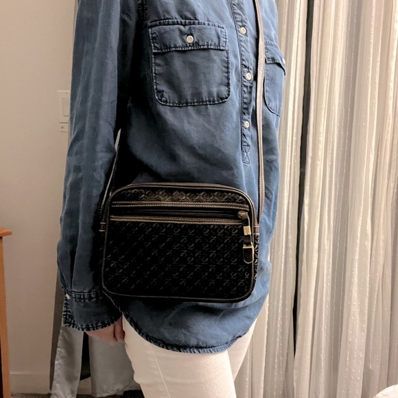 Authentic vintage Pre owned Loewe Camera bag - Picture 10 of 14